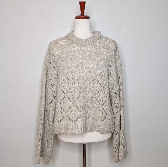 Zara Crew Neck Bell Sleeve Cropped Crocheted Knit Sweater Size Medium‎ - Picture 1 of 7